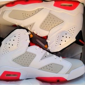 Air Jordan 6 Retro Hare DS